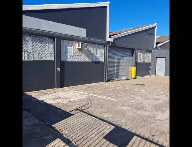 INDUSTRIAL PROPERTY TO RENT IN NORTH END